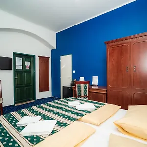 colloseum-hotel.praguehotelsweb.com/