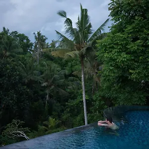 Tatil parkı Tirta Arum