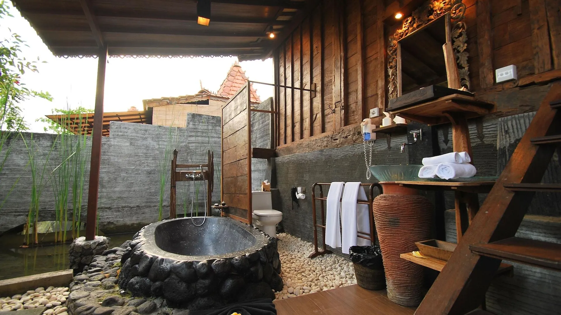 Kajane Yangloni At Ubud