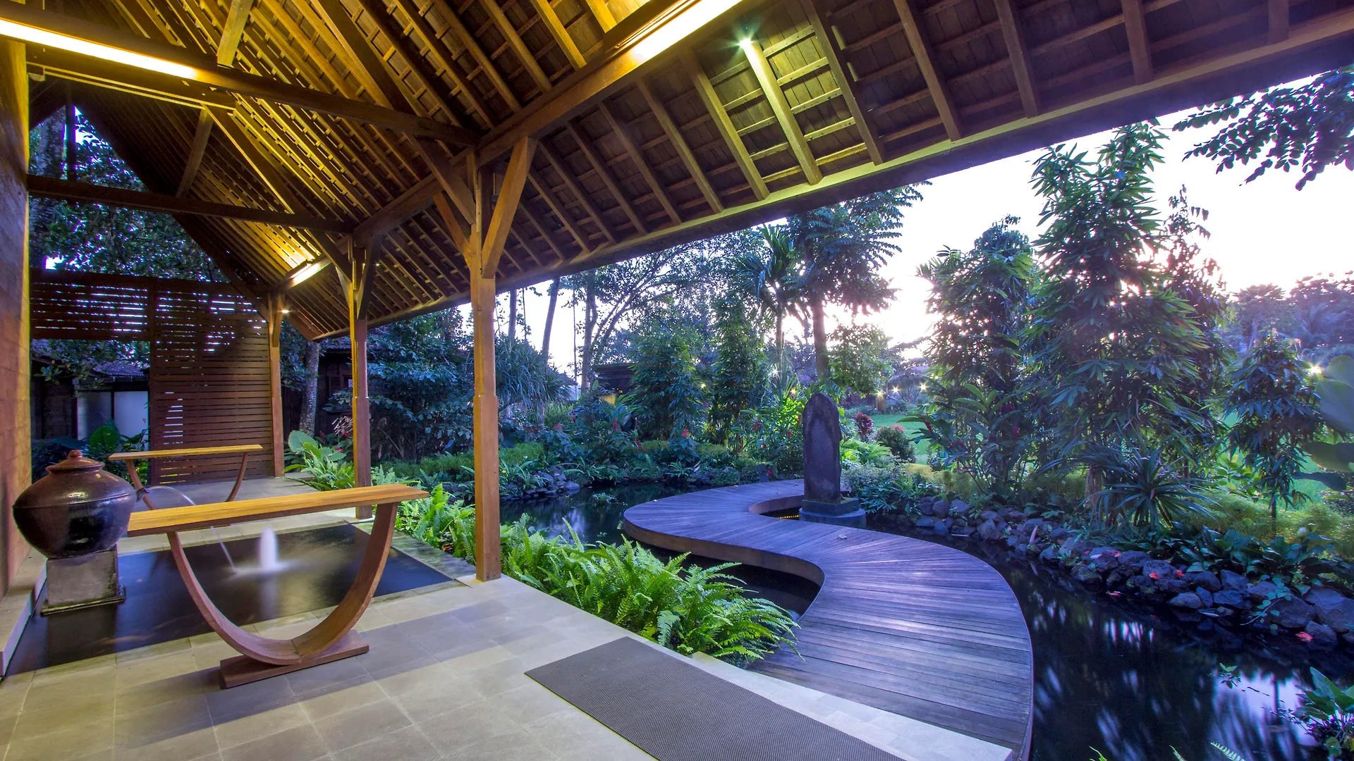 Kajane Yangloni At Ubud  Indonesia